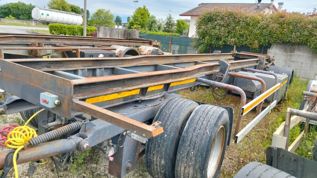 CARDI RIMORCHIO CARDI SCARRABILE PNEUMATICO - Reboque ampliroll/ Multibenne: foto 2 CARDI RIMORCHIO CARDI SCARRABILE PNEUMATICO - Reboque ampliroll/ Multibenne: foto 2