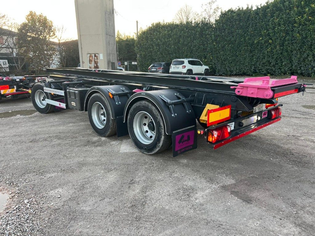 CARDI RIMORCHIO CARDI SCARRABILE RIBALTABILE - Reboque ampliroll/ Multibenne: foto 2 CARDI RIMORCHIO CARDI SCARRABILE RIBALTABILE - Reboque ampliroll/ Multibenne: foto 2