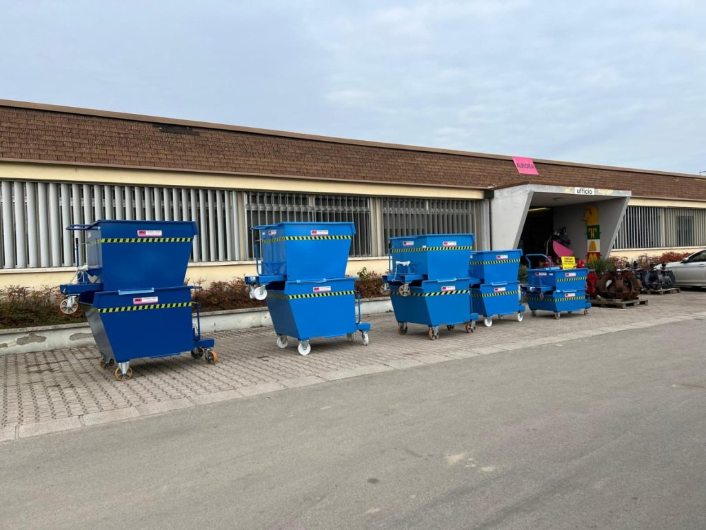 CONTAINER A BENNA RIBALTABILE - Contentor basculante: foto 2 CONTAINER A BENNA RIBALTABILE - Contentor basculante: foto 2