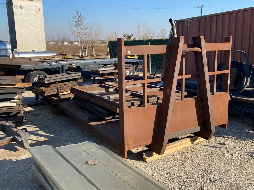 CONTAINER A PIANALE NUOVO SCARRABILE SENZA SPONDE - Contentor ampliroll: foto 1 CONTAINER A PIANALE NUOVO SCARRABILE SENZA SPONDE - Contentor ampliroll: foto 1