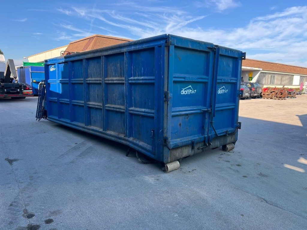 CONTAINER SCARRABILE USATO A CIELO APERTO CON GRU - Contentor ampliroll: foto 4 CONTAINER SCARRABILE USATO A CIELO APERTO CON GRU - Contentor ampliroll: foto 4
