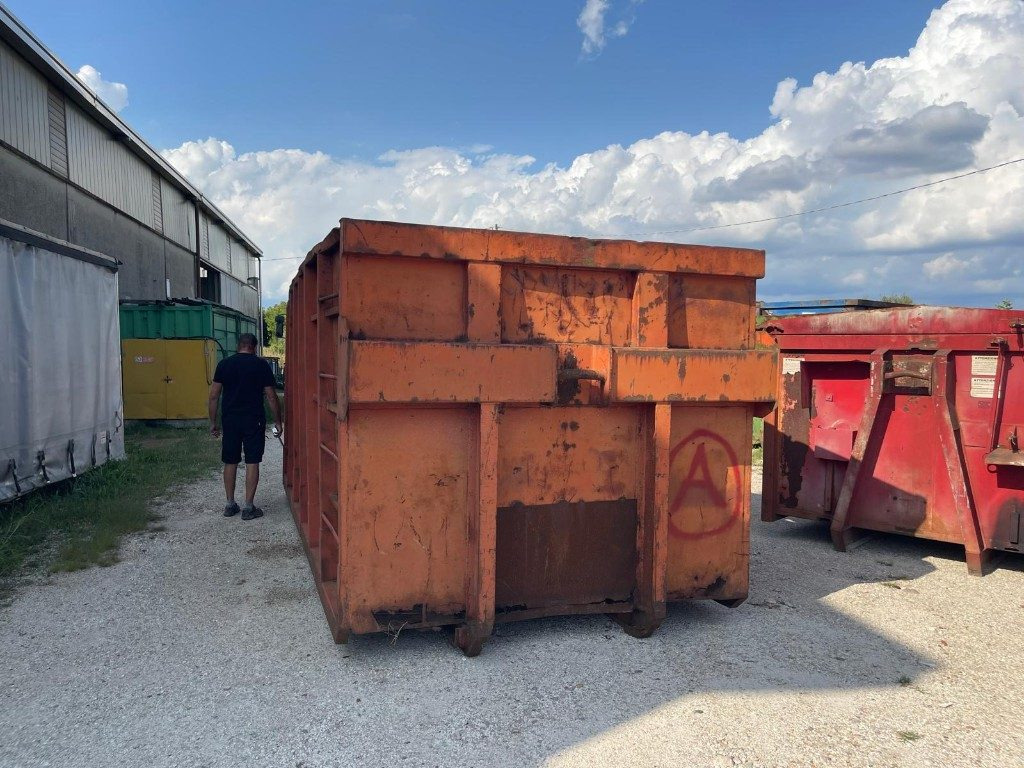 CONTAINER SCARRABILE USATO A CIELO APERTO - Contentor ampliroll: foto 4 CONTAINER SCARRABILE USATO A CIELO APERTO - Contentor ampliroll: foto 4