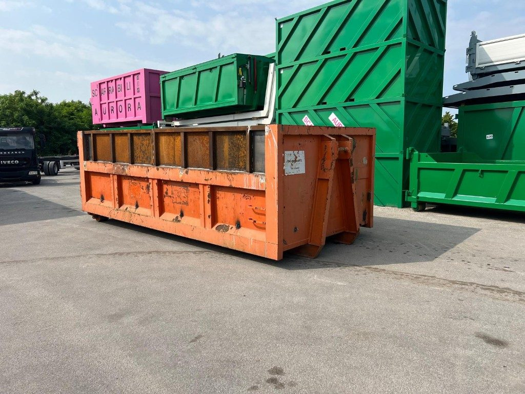 CONTAINER SCARRABILE USATO A CIELO APERTO - Contentor ampliroll: foto 3 CONTAINER SCARRABILE USATO A CIELO APERTO - Contentor ampliroll: foto 3