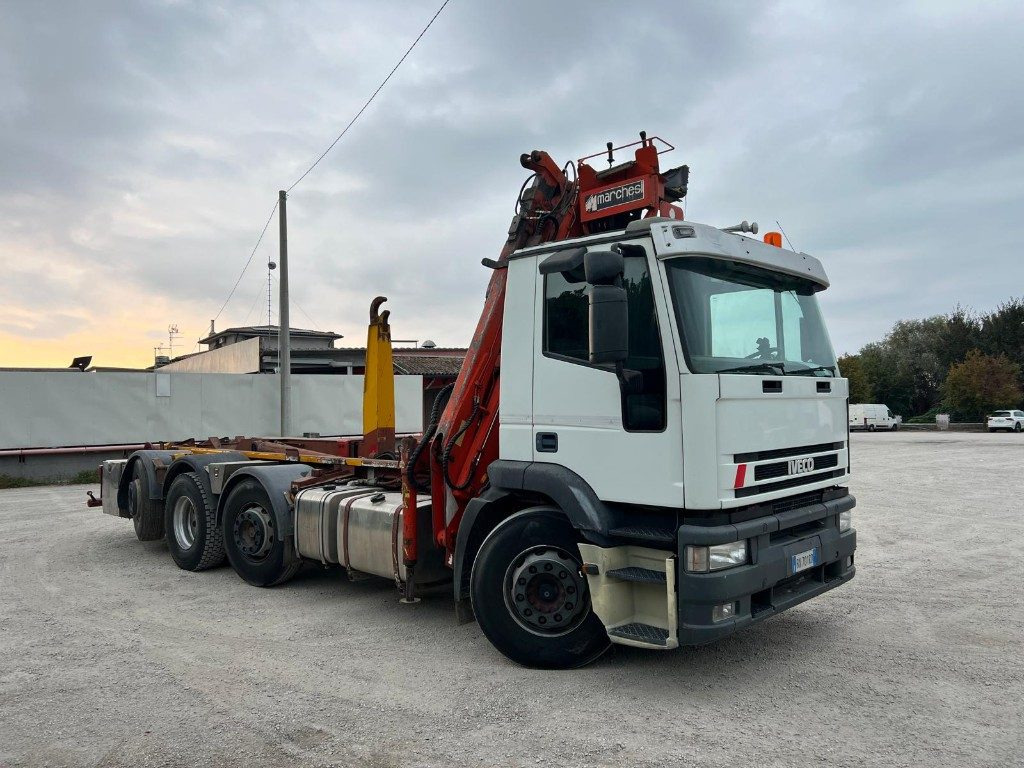 IVECO 260E43 EUROTECH USATO SCARRABILE CON GRU - Camião polibenne: foto 5 IVECO 260E43 EUROTECH USATO SCARRABILE CON GRU - Camião polibenne: foto 5