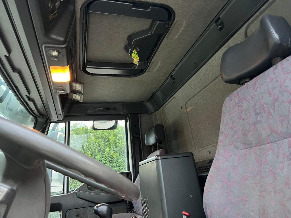 Camião polibenne IVECO 260E43 EUROTECH USATO SCARRABILE CON GRU: foto 11