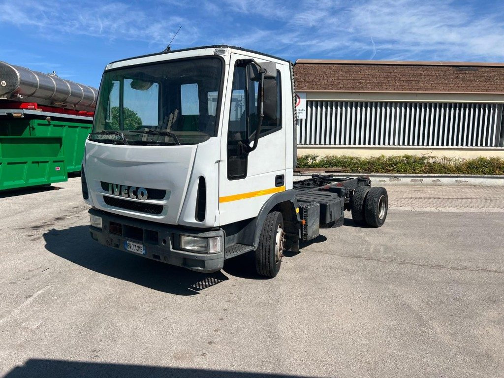 IVECO 80E15 A TELAIO - Camião chassi: foto 1 IVECO 80E15 A TELAIO - Camião chassi: foto 1
