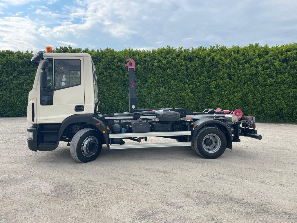 IVECO EUROCARGO 120E22 SCARRABILE - Camião polibenne: foto 2 IVECO EUROCARGO 120E22 SCARRABILE - Camião polibenne: foto 2