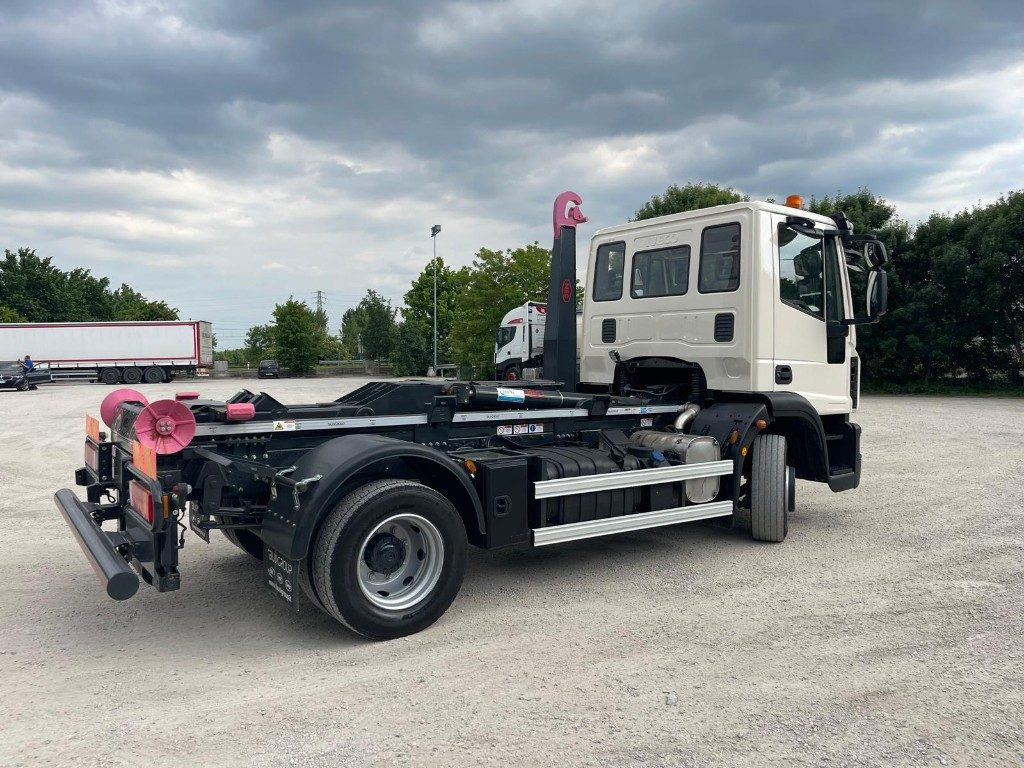 IVECO EUROCARGO 120E22 SCARRABILE - Camião polibenne: foto 5 IVECO EUROCARGO 120E22 SCARRABILE - Camião polibenne: foto 5
