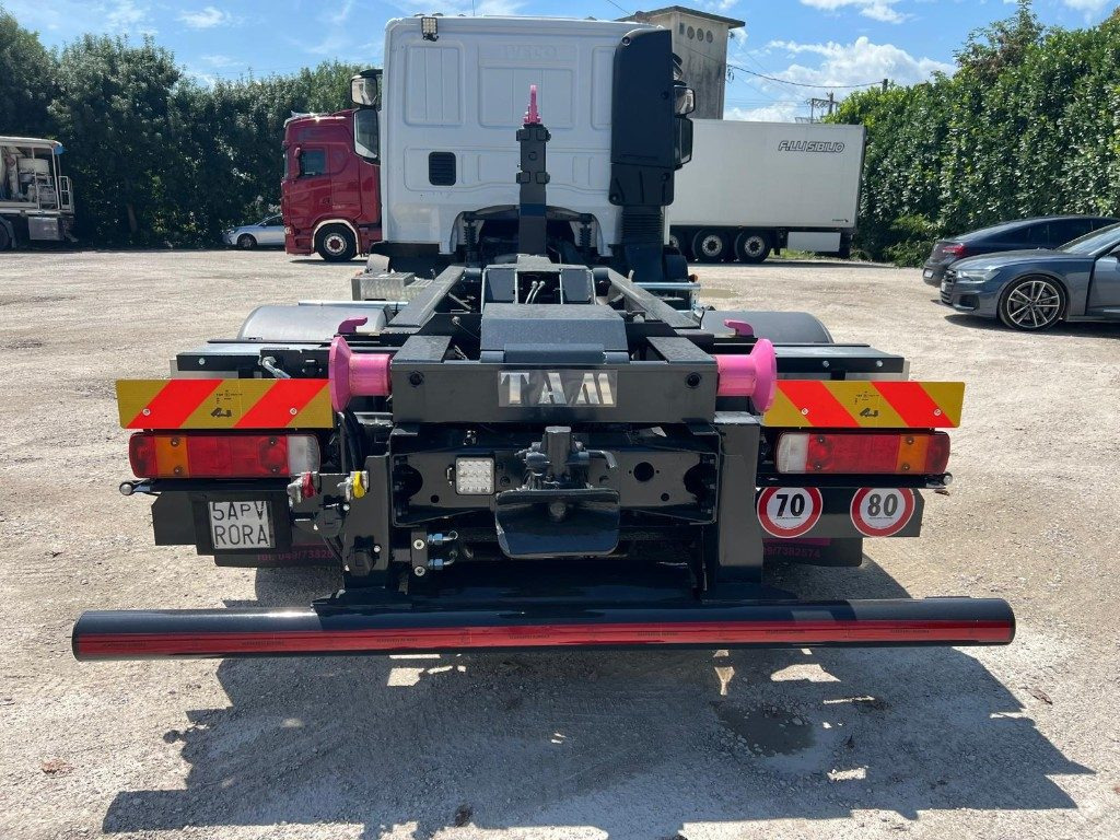 IVECO EUROCARGO 120E28 CON SCARRABILE NUOVO - Camião polibenne: foto 4 IVECO EUROCARGO 120E28 CON SCARRABILE NUOVO - Camião polibenne: foto 4