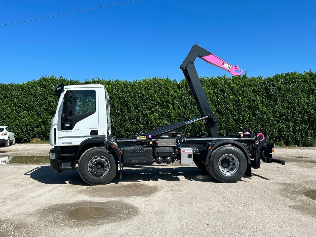 IVECO EUROCARGO 180E32K NUOVO SCARRABILE - Camião polibenne: foto 3 IVECO EUROCARGO 180E32K NUOVO SCARRABILE - Camião polibenne: foto 3