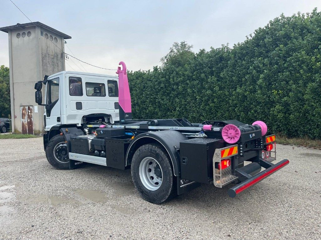 IVECO EUROCARGO 180K32 SCARRABILE NUOVO - Camião polibenne: foto 3 IVECO EUROCARGO 180K32 SCARRABILE NUOVO - Camião polibenne: foto 3