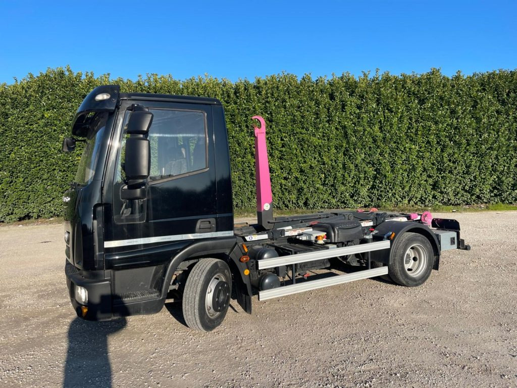 IVECO EUROCARGO 75E18 CON SCARRABILE NUOVO - Camião polibenne: foto 3 IVECO EUROCARGO 75E18 CON SCARRABILE NUOVO - Camião polibenne: foto 3
