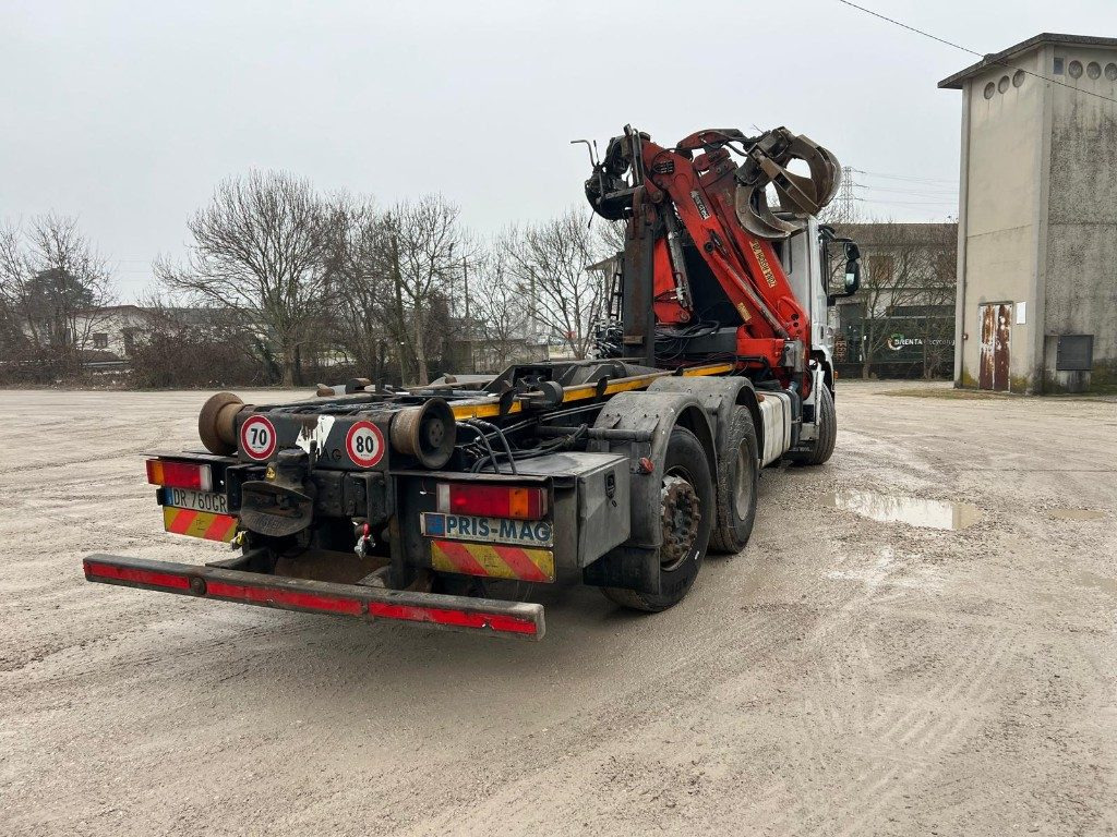 IVECO STRALIS 260S42 SCARRABILE USATO CON GRU - Camião polibenne: foto 5 IVECO STRALIS 260S42 SCARRABILE USATO CON GRU - Camião polibenne: foto 5