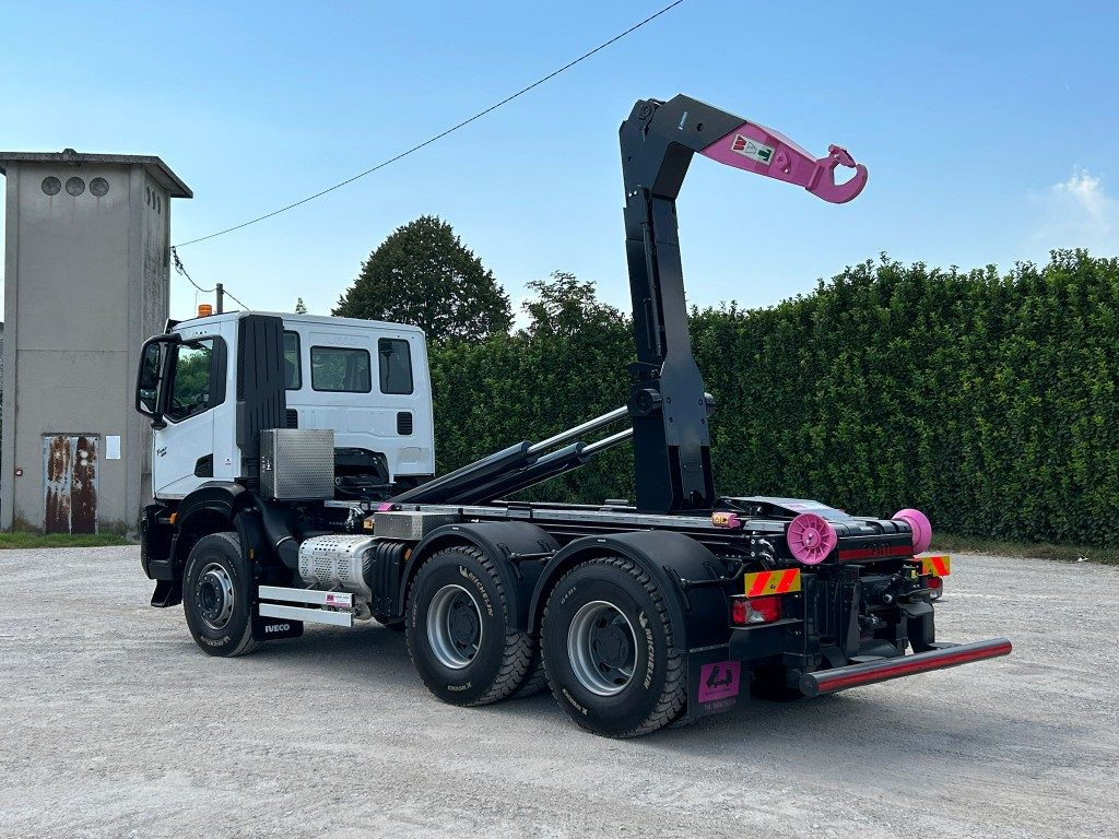 IVECO TRAKKER T-WAY AD380T NUOVO SCARRABILE - Camião polibenne: foto 3 IVECO TRAKKER T-WAY AD380T NUOVO SCARRABILE - Camião polibenne: foto 3
