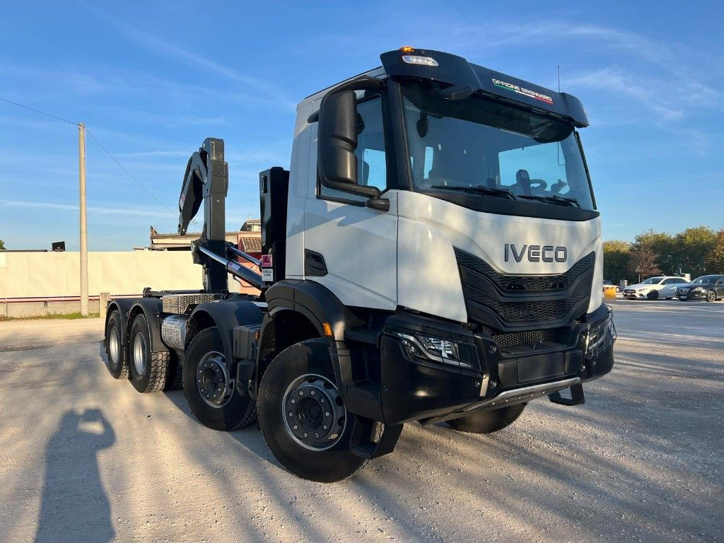 IVECO TRAKKER T-WAY AD500 NUOVO SCARRABILE - Camião polibenne: foto 3 IVECO TRAKKER T-WAY AD500 NUOVO SCARRABILE - Camião polibenne: foto 3