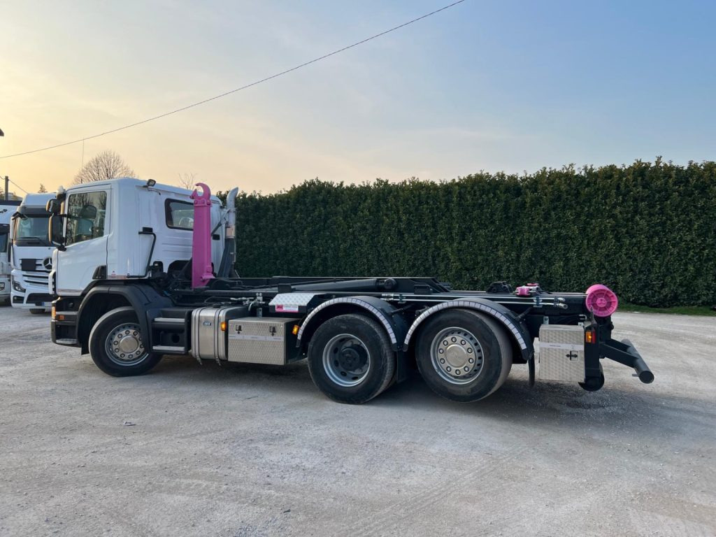 SCANIA P410 SCARRABILE CON RIDUTTORE AI MOZZI - Camião polibenne: foto 3 SCANIA P410 SCARRABILE CON RIDUTTORE AI MOZZI - Camião polibenne: foto 3