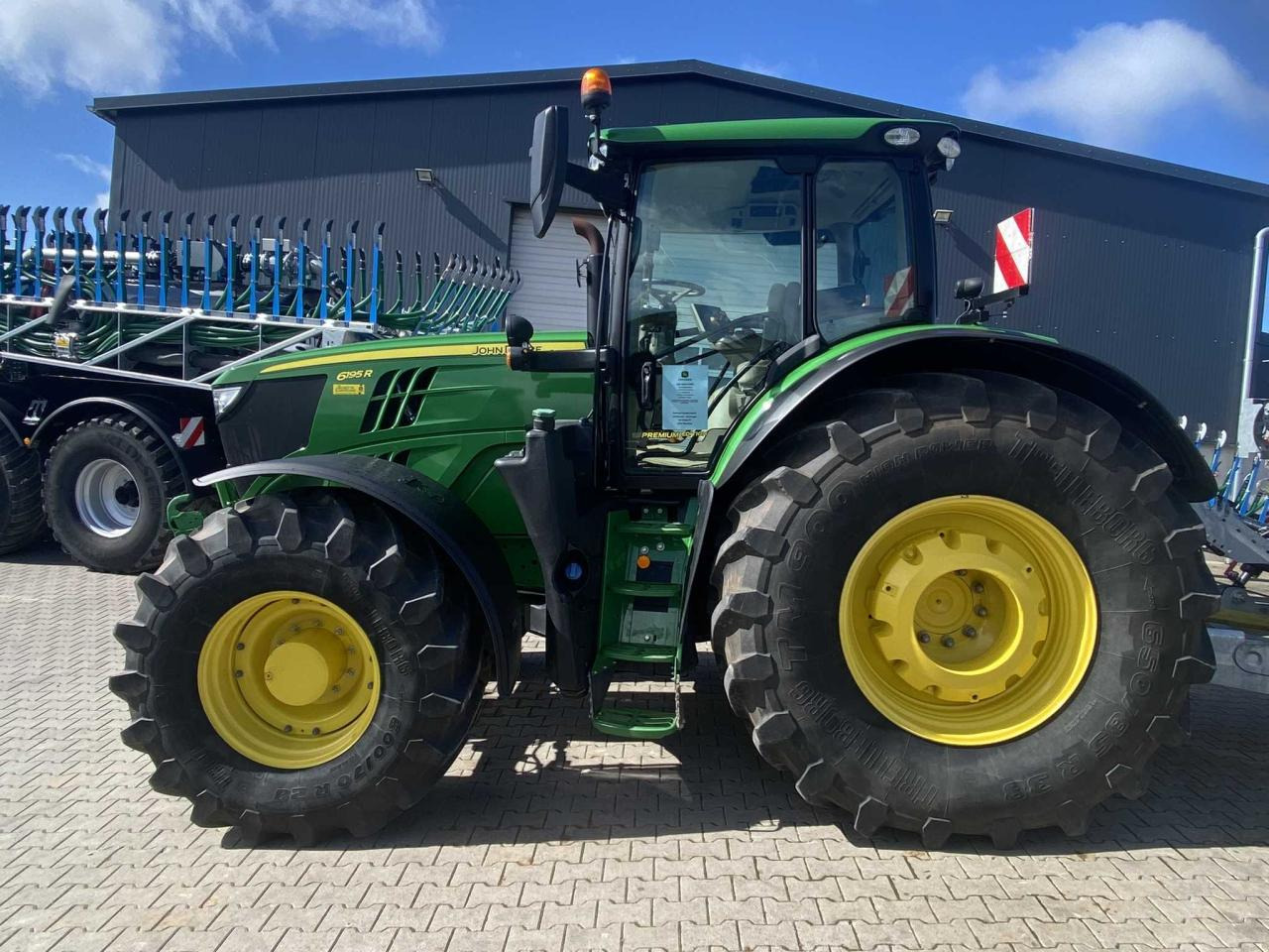 John Deere 6195R - Trator: foto 2 John Deere 6195R - Trator: foto 2
