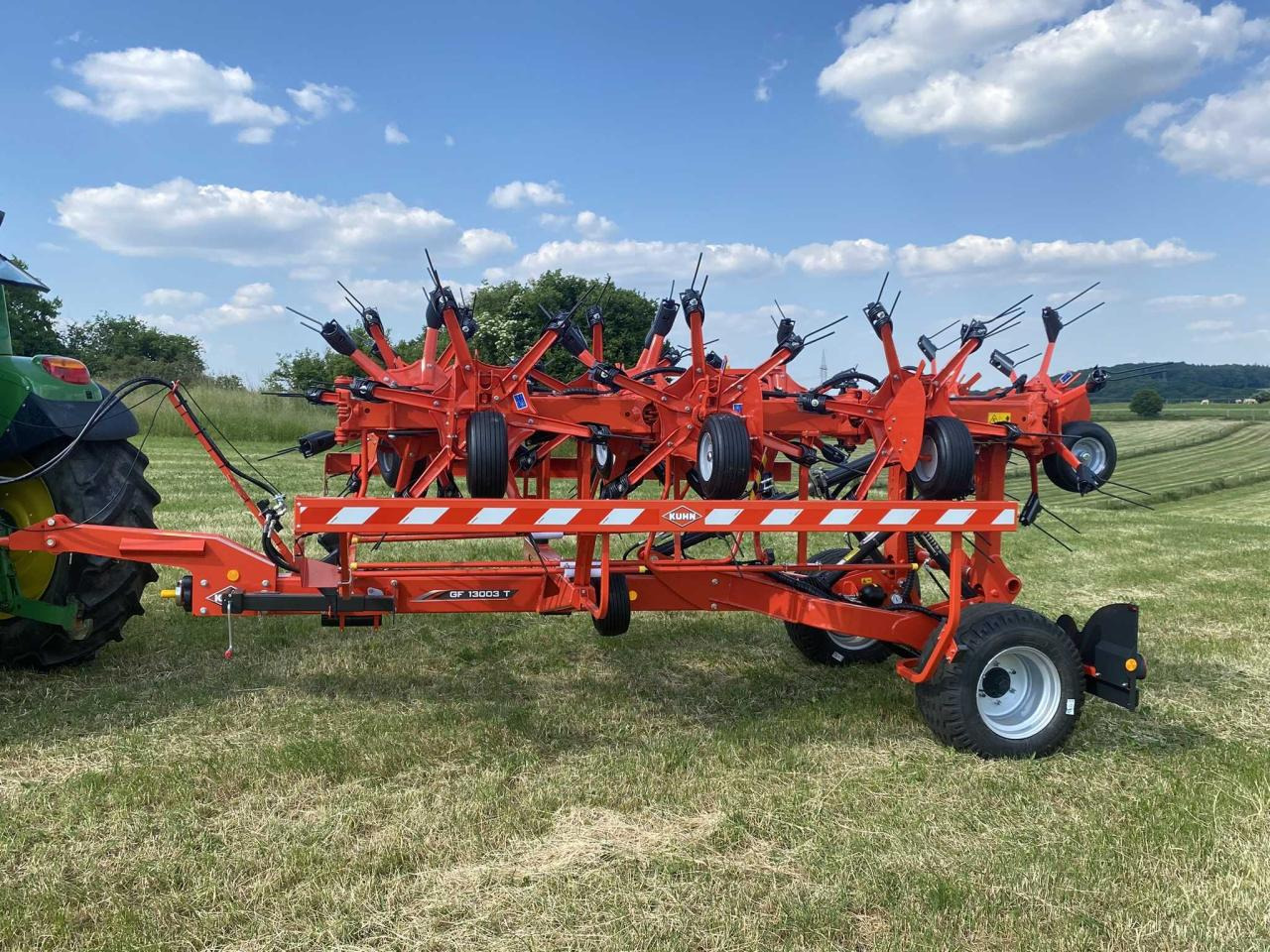 Kuhn GF13003T - Ancinho enleirador: foto 2 Kuhn GF13003T - Ancinho enleirador: foto 2