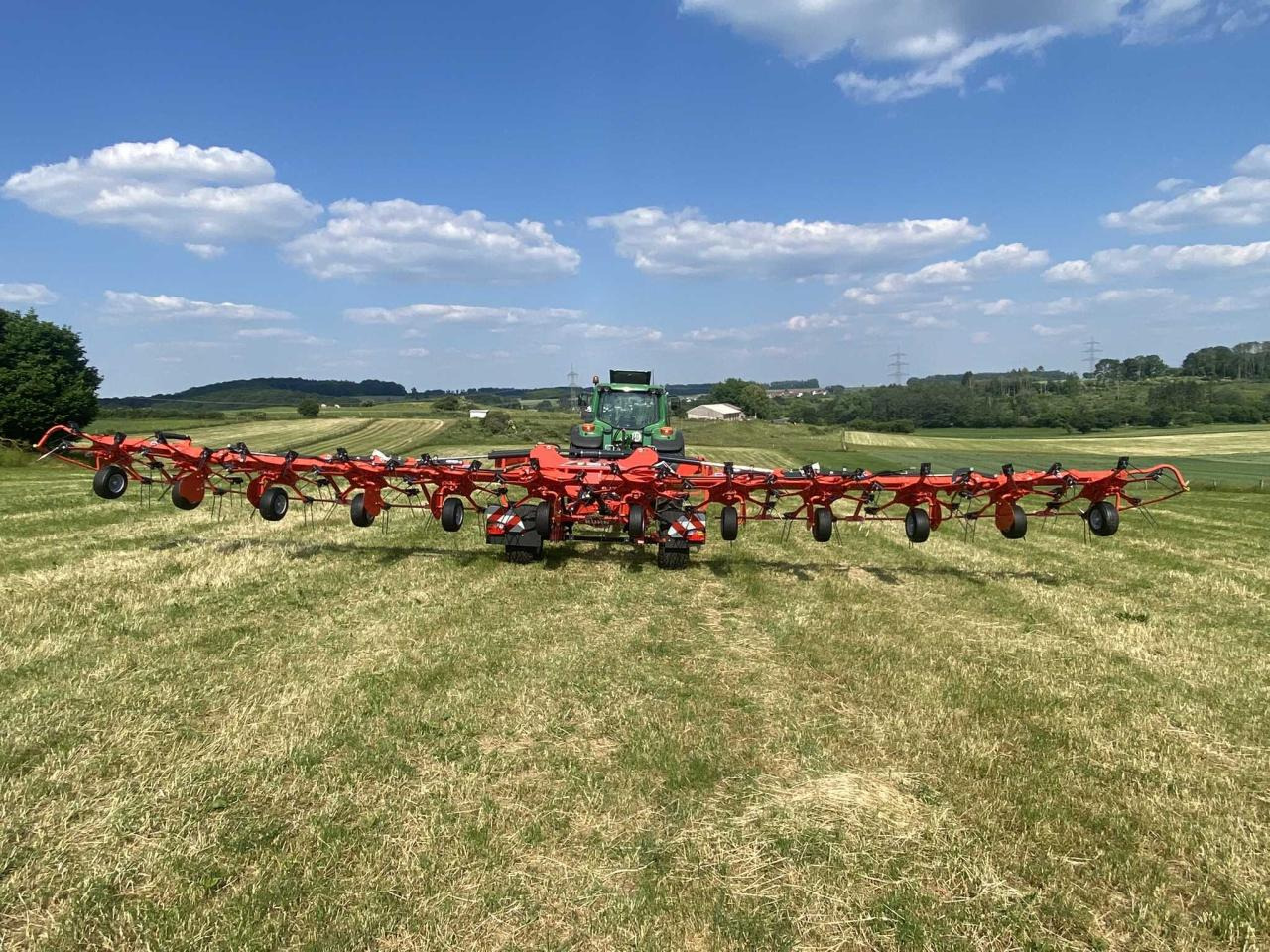 Kuhn GF13003T - Ancinho enleirador: foto 5 Kuhn GF13003T - Ancinho enleirador: foto 5