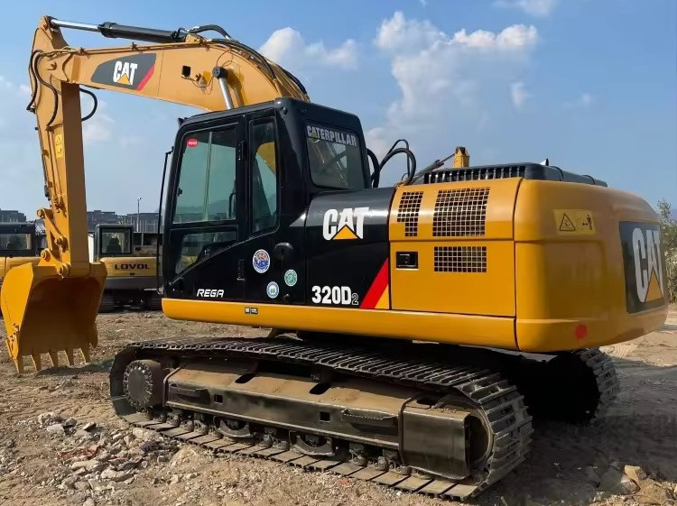 CATERPILLAR Crawler excavator Used excavator cat320 Japan brand Used CAT 320 Excavator Caterpillar 320D Crawler Excavator CAT320 used digger for sale - Escavadora de rastos: foto 3 CATERPILLAR Crawler excavator Used excavator cat320 Japan brand Used CAT 320 Excavator Caterpillar 320D Crawler Excavator CAT320 used digger for sale - Escavadora de rastos: foto 3