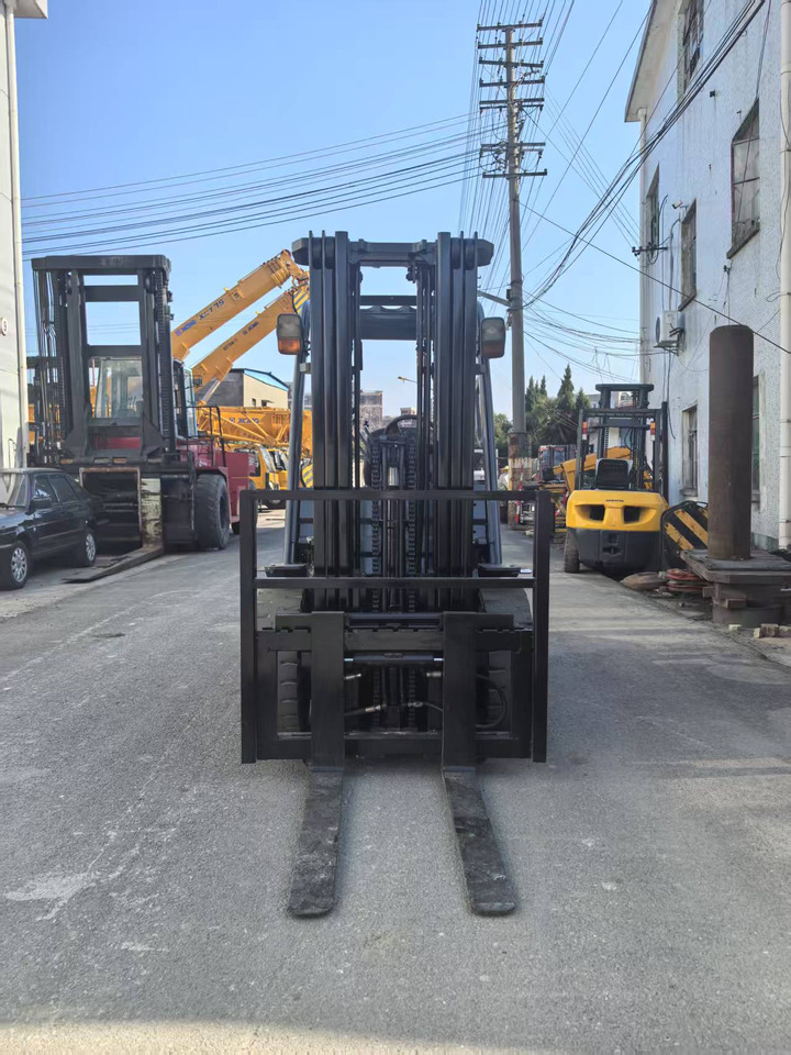 TOYOTA 8FD30 7FD30 FD50 FD100 Japan original 2.5ton 3Ton 3.5ton 5ton 7T 10t Used Diesel Forklift - Empilhador a diesel: foto 4 TOYOTA 8FD30 7FD30 FD50 FD100 Japan original 2.5ton 3Ton 3.5ton 5ton 7T 10t Used Diesel Forklift - Empilhador a diesel: foto 4