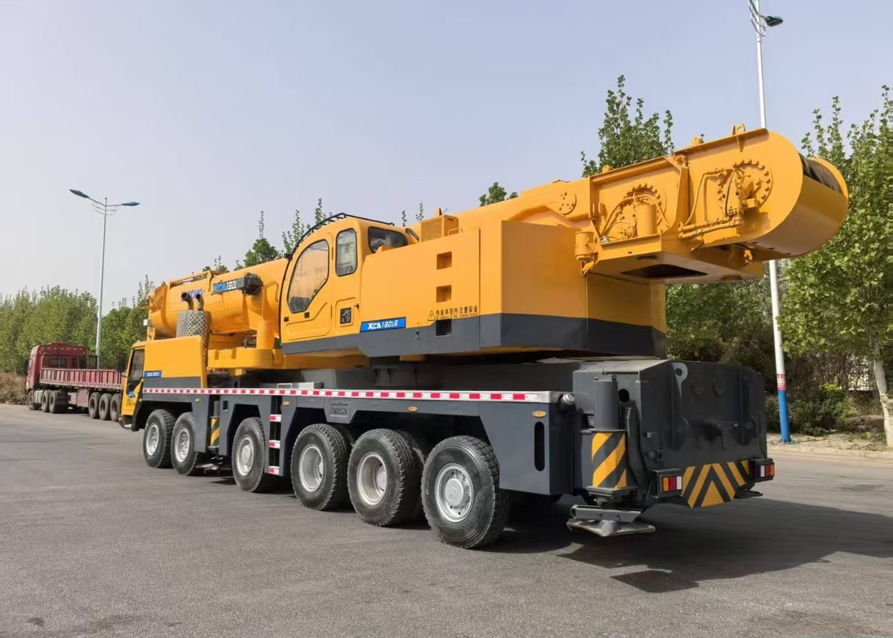 XCMG QY130K 130 ton 120 ton 140ton 150ton 160ton 200t truck crane - Grua móvel: foto 2 XCMG QY130K 130 ton 120 ton 140ton 150ton 160ton 200t truck crane - Grua móvel: foto 2