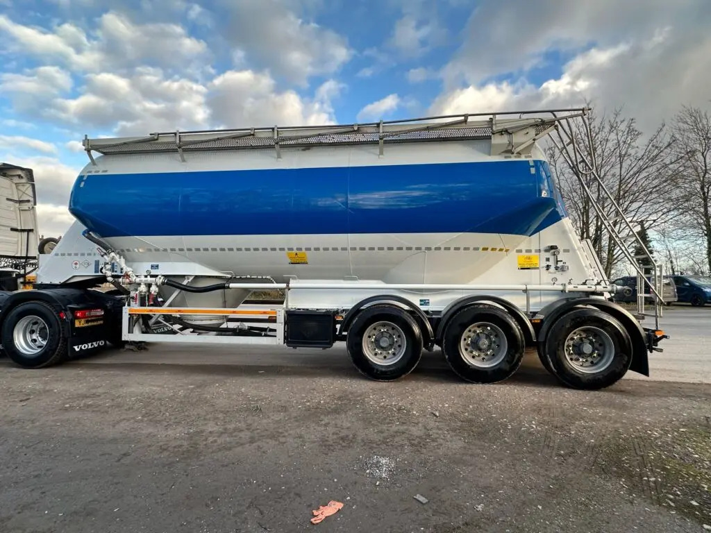 Feldbinder Powder Tanker - Semi-reboque silo: foto 3 Feldbinder Powder Tanker - Semi-reboque silo: foto 3