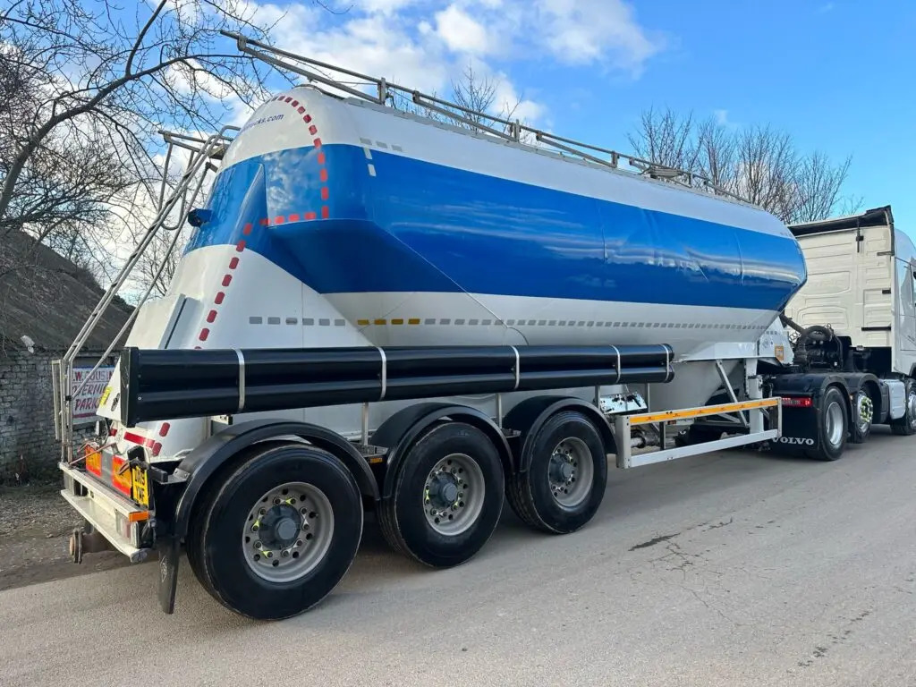 Feldbinder Powder Tanker - Semi-reboque silo: foto 5 Feldbinder Powder Tanker - Semi-reboque silo: foto 5