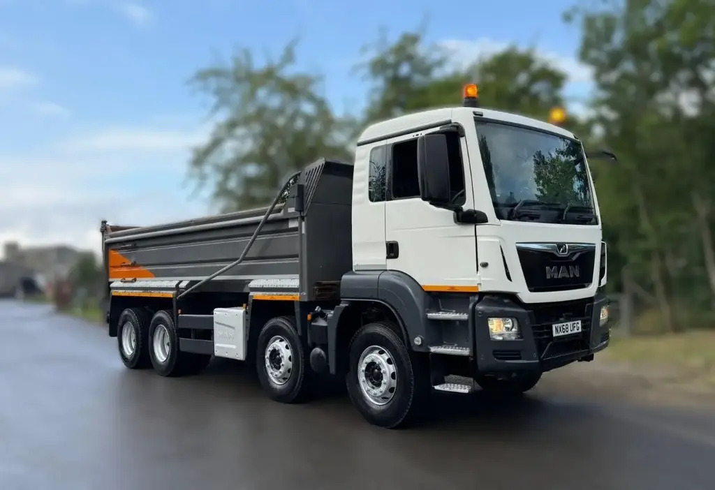 MAN TGS 35.420 8x4 Tipper (UFG) - Camião basculante: foto 1 MAN TGS 35.420 8x4 Tipper (UFG) - Camião basculante: foto 1