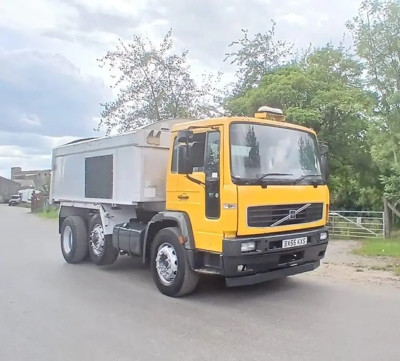 Volvo Tipper (KXS) - Camião basculante: foto 3 Volvo Tipper (KXS) - Camião basculante: foto 3