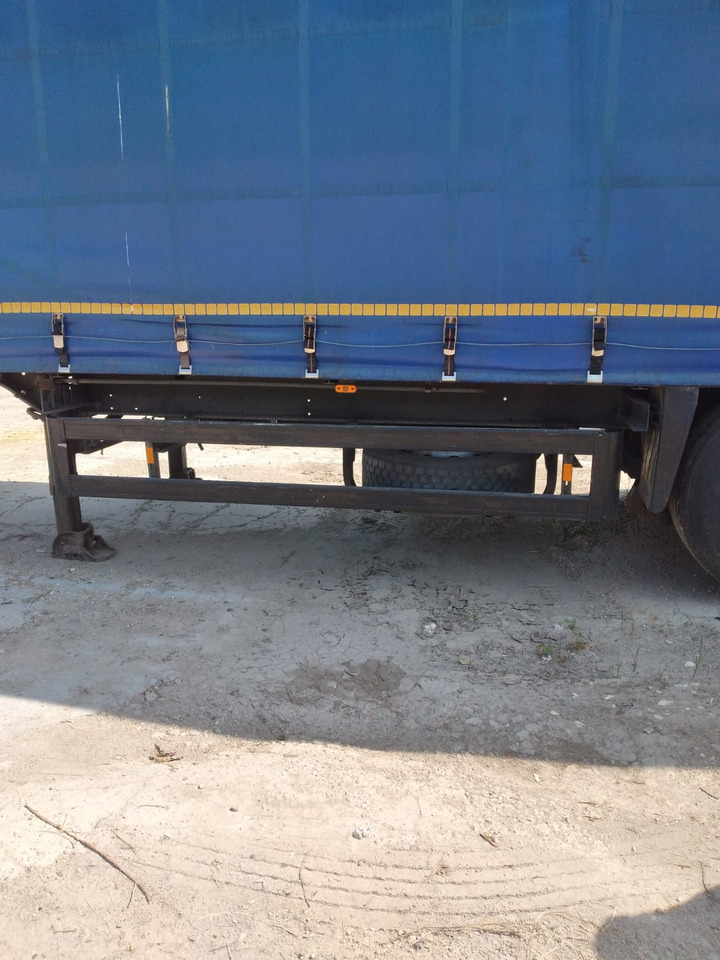 Semirimorchio centinato - Semi-reboque de lona: foto 2 Semirimorchio centinato - Semi-reboque de lona: foto 2