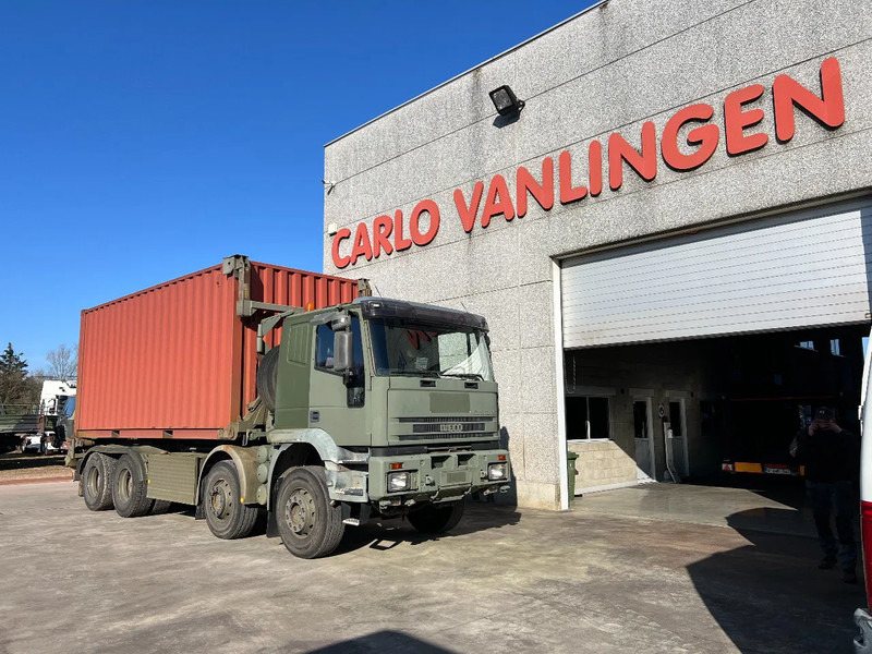 Camião transportador de contêineres/ Caixa móvel Iveco Eurotrakker 410 (3x in Stock): foto 1
