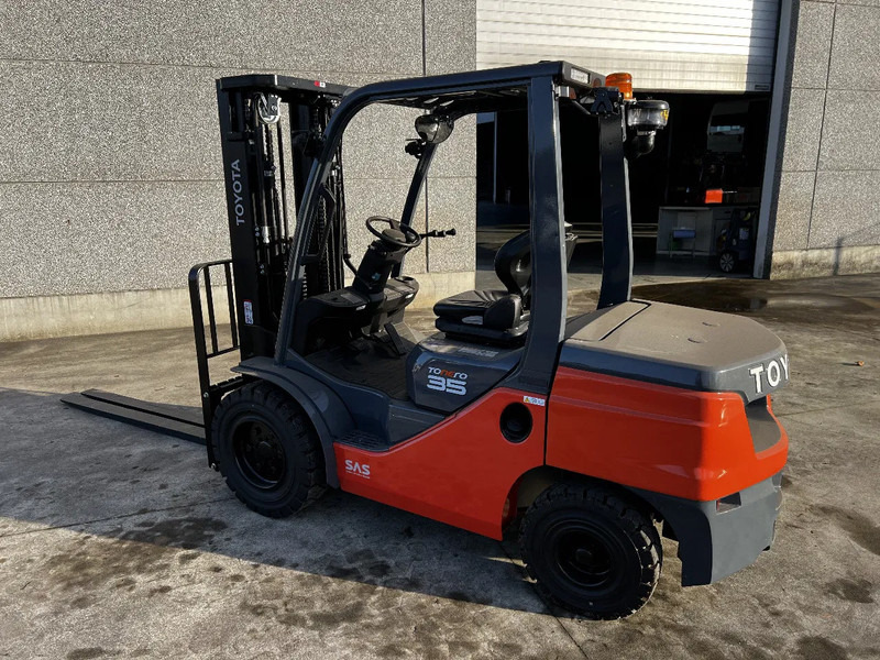 Toyota 52-8FDJF35 TONERO 35 (NEW) (6x in Stock) - Empilhador a diesel: foto 4 Toyota 52-8FDJF35 TONERO 35 (NEW) (6x in Stock) - Empilhador a diesel: foto 4