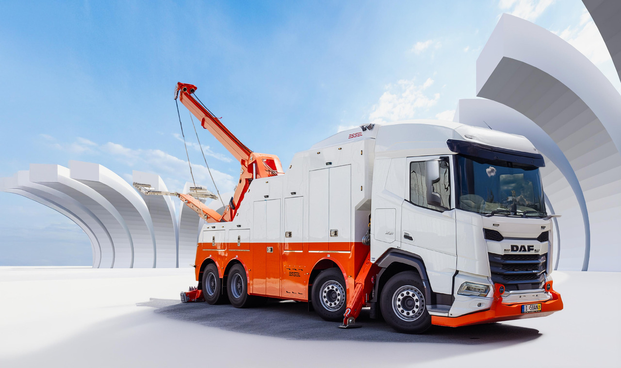 DAF530 FAD 8x4 T-REX 5- winches WHITE RHD - Caminhão reboque: foto 1 DAF530 FAD 8x4 T-REX 5- winches WHITE RHD - Caminhão reboque: foto 1