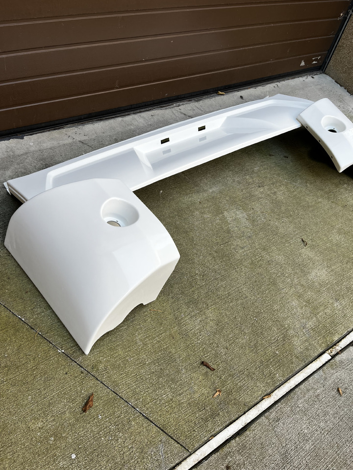 Zderzak tylny VOLVO 9500 9700 9900 VOLVO 9500 9700 9900 - Para-choque para Autocarro: foto 3 Zderzak tylny VOLVO 9500 9700 9900 VOLVO 9500 9700 9900 - Para-choque para Autocarro: foto 3