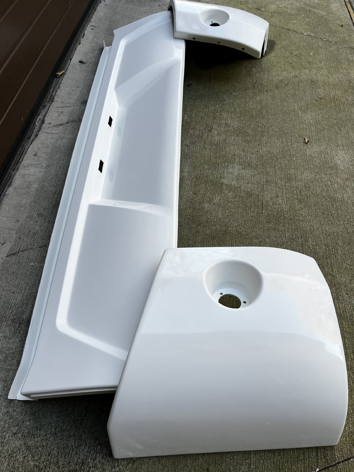 Zderzak tylny VOLVO 9500 9700 9900 VOLVO 9500 9700 9900 - Para-choque para Autocarro: foto 1 Zderzak tylny VOLVO 9500 9700 9900 VOLVO 9500 9700 9900 - Para-choque para Autocarro: foto 1