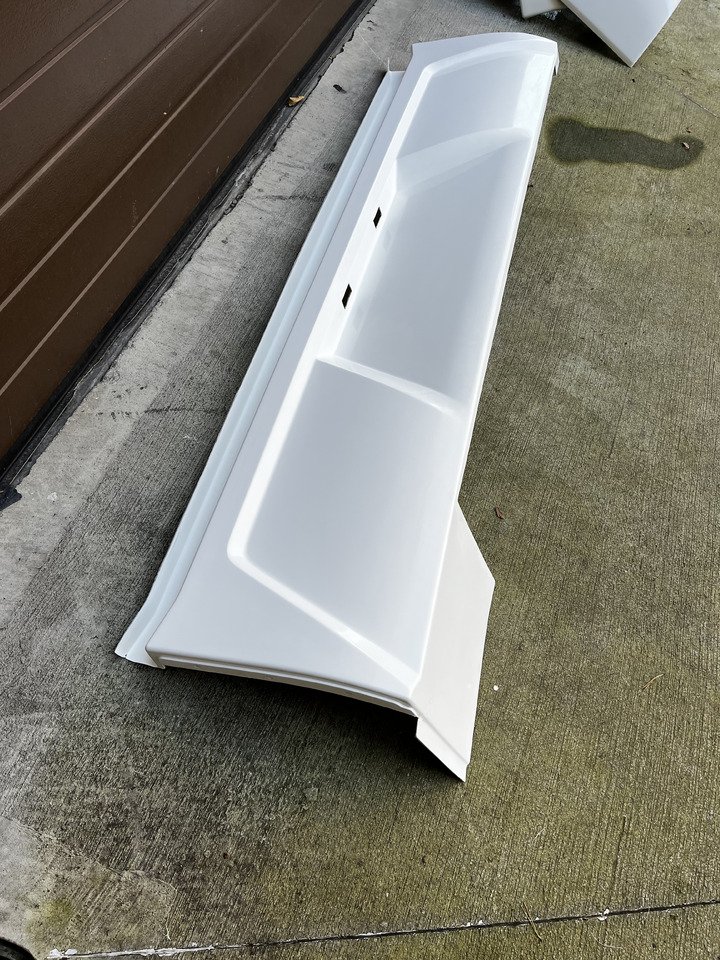 Zderzak tylny VOLVO 9500 9700 9900 VOLVO 9500 9700 9900 - Para-choque para Autocarro: foto 4 Zderzak tylny VOLVO 9500 9700 9900 VOLVO 9500 9700 9900 - Para-choque para Autocarro: foto 4