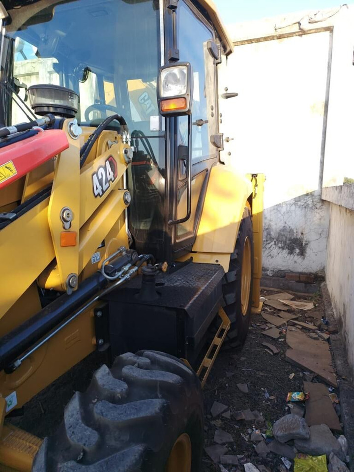New Caterpillar 424 backhoe loader - Retroescavadeira: foto 3 New Caterpillar 424 backhoe loader - Retroescavadeira: foto 3
