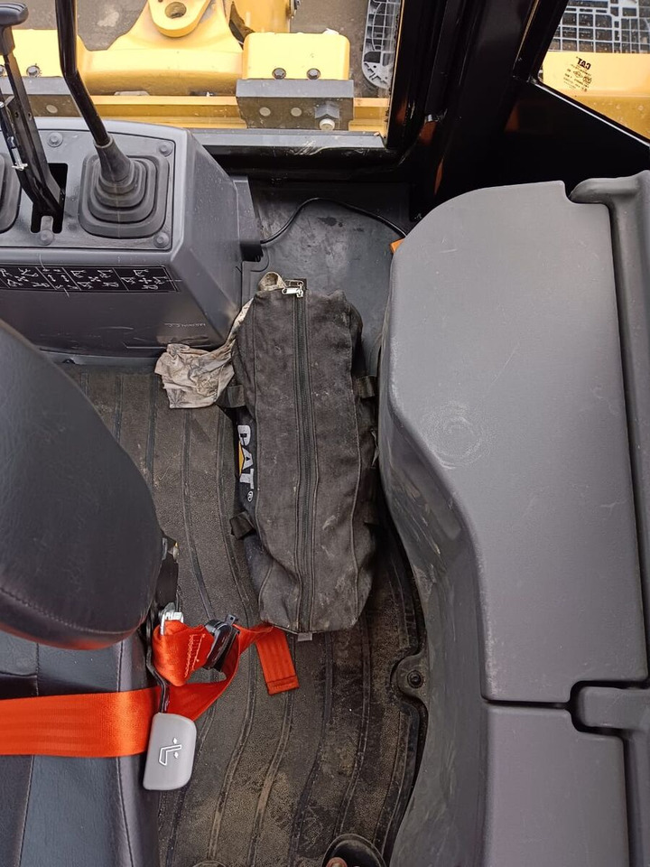 New Caterpillar 424 backhoe loader - Retroescavadeira: foto 2 New Caterpillar 424 backhoe loader - Retroescavadeira: foto 2