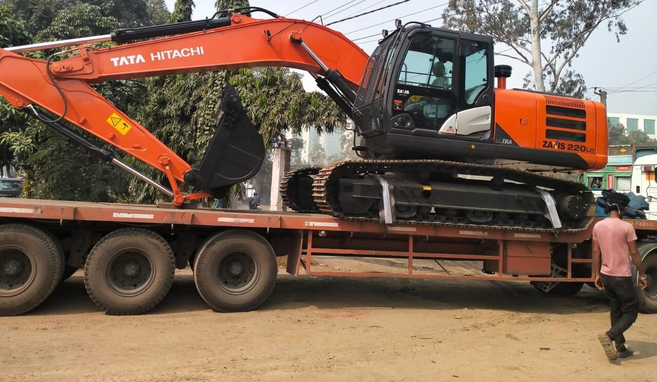 New Hitachi ZX220 LC tracked excavator - Escavadora de rastos: foto 4 New Hitachi ZX220 LC tracked excavator - Escavadora de rastos: foto 4