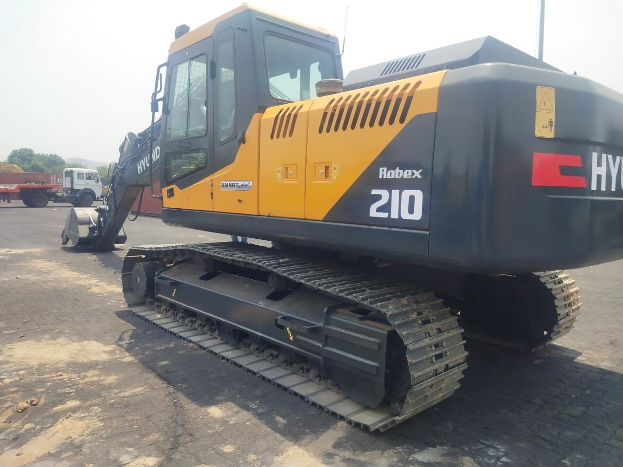 New Hyundai R210 tracked excavator - Escavadora de rastos: foto 3 New Hyundai R210 tracked excavator - Escavadora de rastos: foto 3