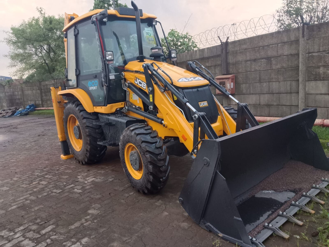 New JCB 3DX backhoe loader - Retroescavadeira: foto 2 New JCB 3DX backhoe loader - Retroescavadeira: foto 2