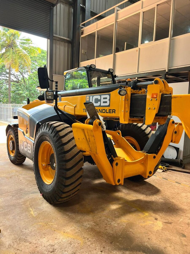New JCB 530-110 telehandler - Empilhador telescópico: foto 3 New JCB 530-110 telehandler - Empilhador telescópico: foto 3