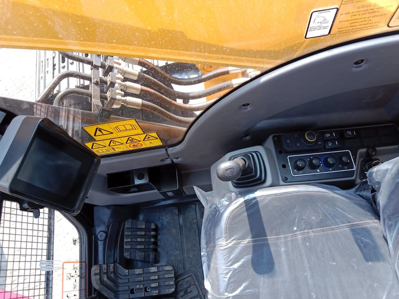 New JCB JS 200 tracked excavator - Escavadora de rastos: foto 5 New JCB JS 200 tracked excavator - Escavadora de rastos: foto 5