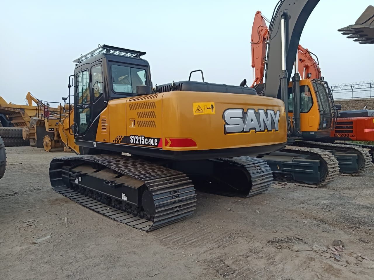 New Sany SY 215 MITSUBISHI ENGINE tracked excavator - Escavadora de rastos: foto 1 New Sany SY 215 MITSUBISHI ENGINE tracked excavator - Escavadora de rastos: foto 1