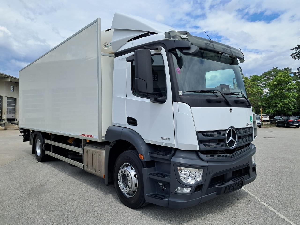 MERCEDES-BENZ Antos 2135 Kühlkoffer | Supra 850 | Standheizung - Camião frigorífico: foto 2 MERCEDES-BENZ Antos 2135 Kühlkoffer | Supra 850 | Standheizung - Camião frigorífico: foto 2