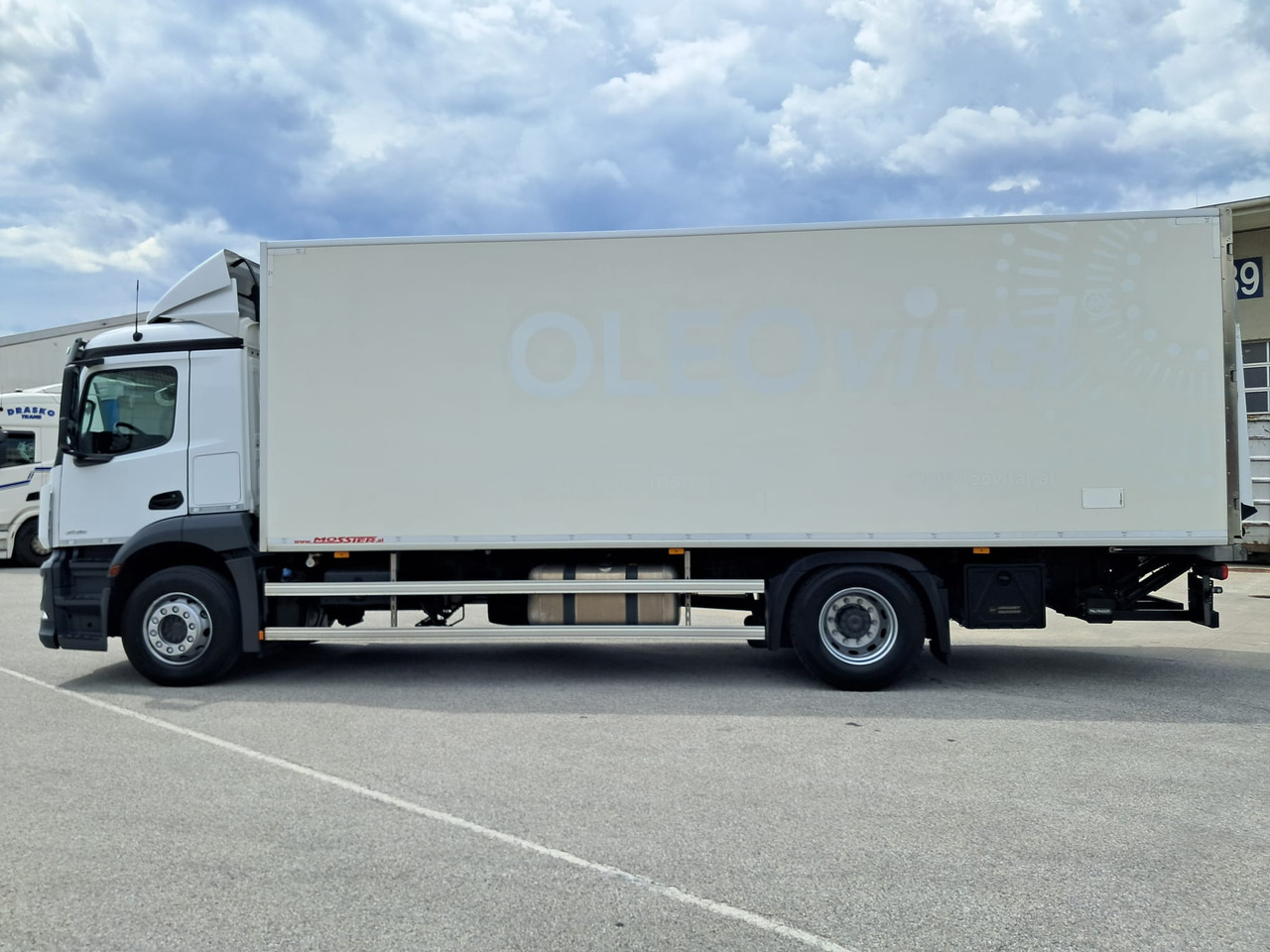 MERCEDES-BENZ Antos 2135 Kühlkoffer | Supra 850 | Standheizung - Camião frigorífico: foto 4 MERCEDES-BENZ Antos 2135 Kühlkoffer | Supra 850 | Standheizung - Camião frigorífico: foto 4