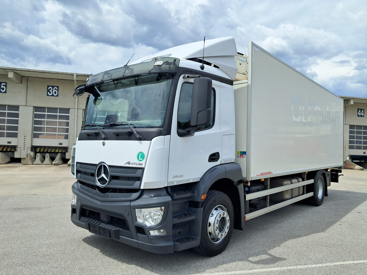 MERCEDES-BENZ Antos 2135 Kühlkoffer | Supra 850 | Standheizung - Camião frigorífico: foto 1 MERCEDES-BENZ Antos 2135 Kühlkoffer | Supra 850 | Standheizung - Camião frigorífico: foto 1