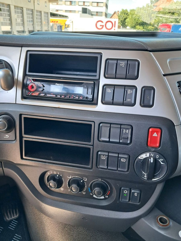 Tractor DAF XF 18.460 Schubboden | Klima | Retarder | Differ: foto 14 Tractor DAF XF 18.460 Schubboden | Klima | Retarder | Differ: foto 14