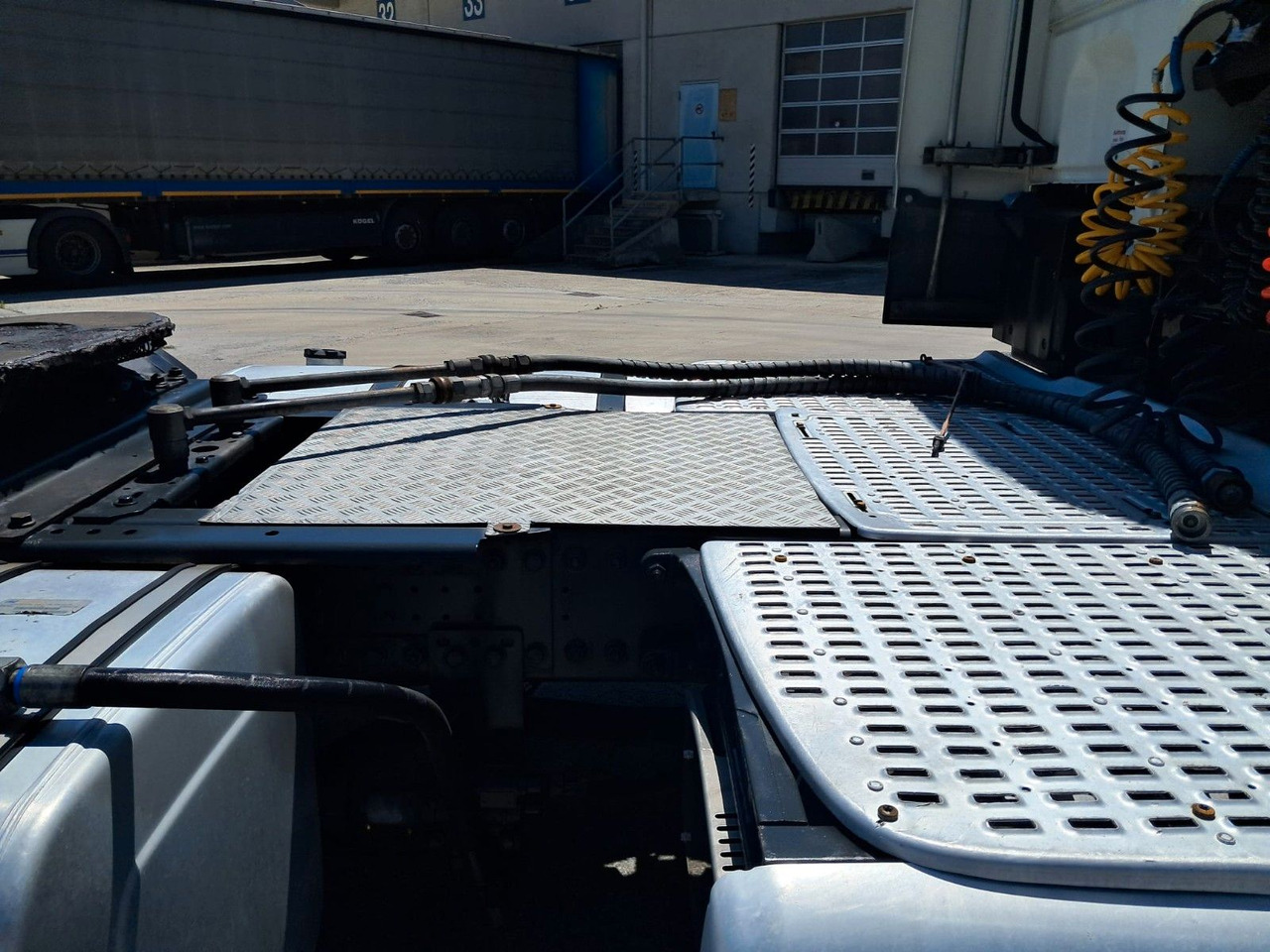 Tractor DAF XF 18.460 Schubboden | Klima | Retarder | Differ: foto 17 Tractor DAF XF 18.460 Schubboden | Klima | Retarder | Differ: foto 17